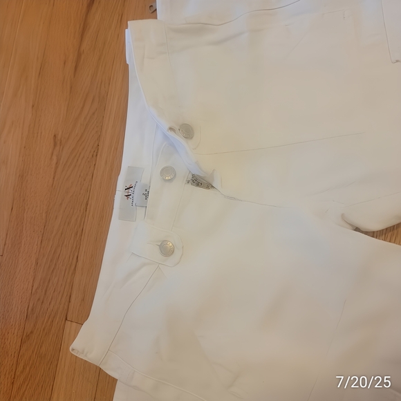 Armani Exchange Elegant White Buttoned And Zipper Accents Denim - Picture 4 of 5